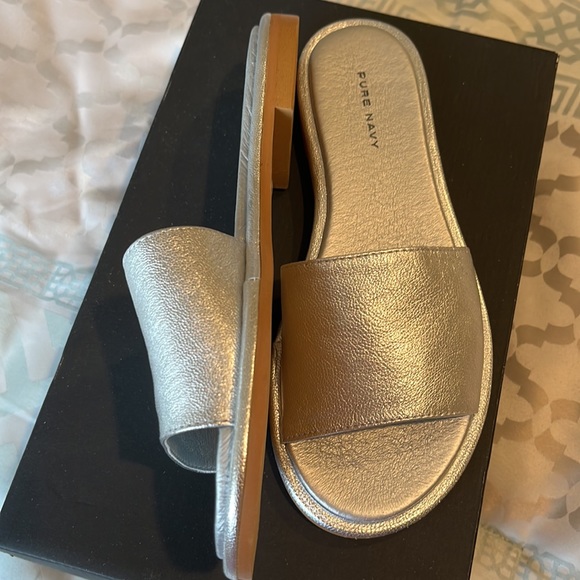 Silver leather slides by Pure Navy - Size 6. New in Box - Picture 2 of 7
